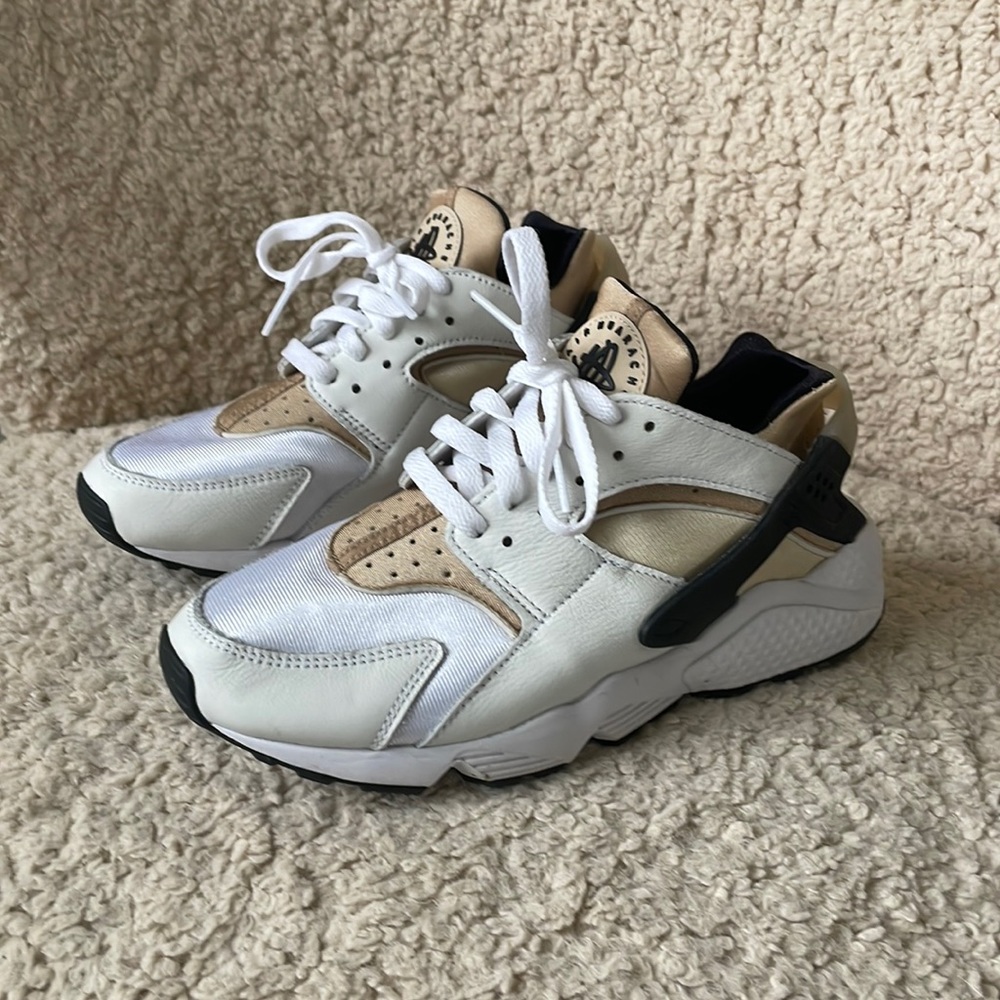 NIKE AIR HUARACHE SNEAKERS SZ 8
